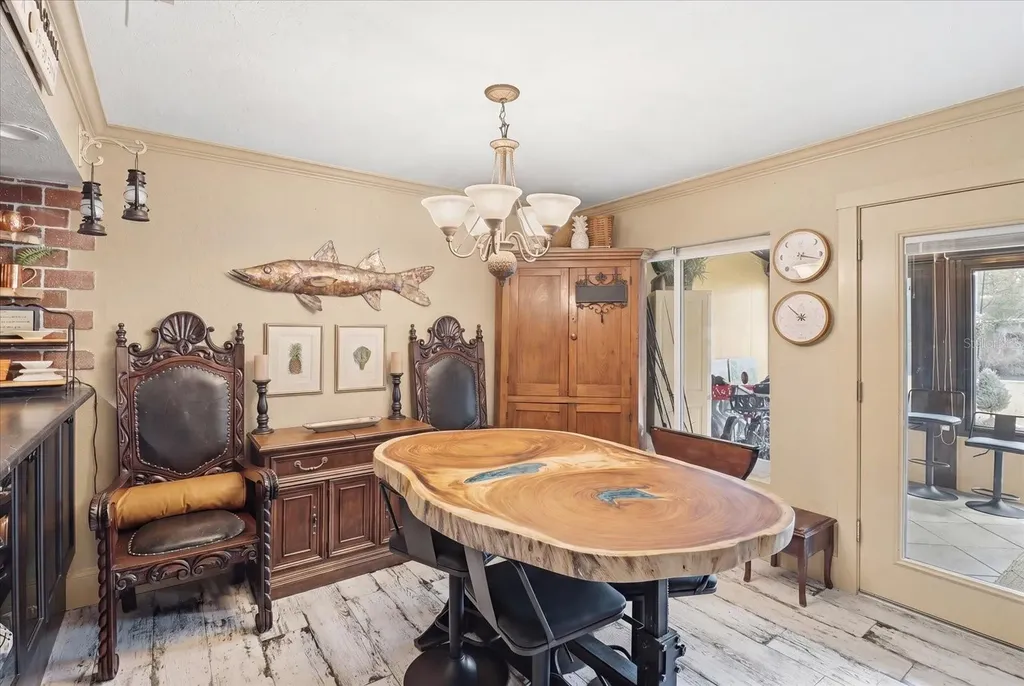 1637 SE Paradise Circle Crystal River FL 34429