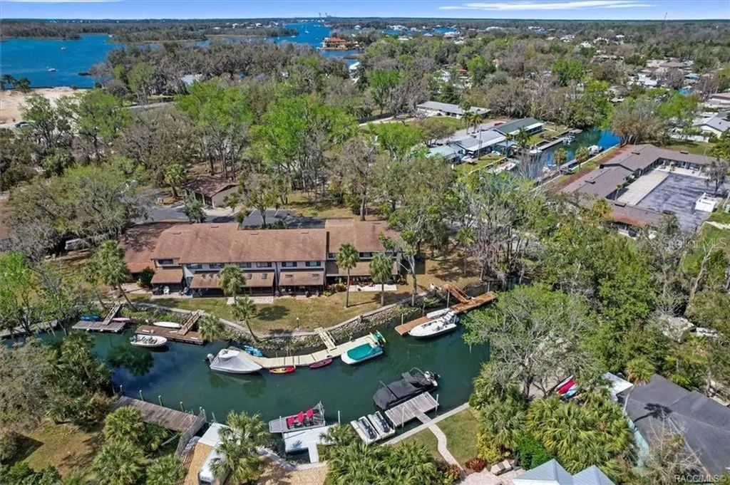 1637 SE Paradise Circle Crystal River FL 34429