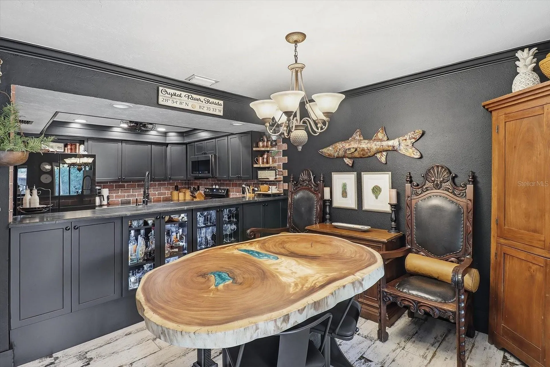 1637 SE Paradise Circle Crystal River FL 34429