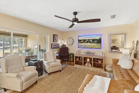 1637 SE Paradise Circle Crystal River FL 34429