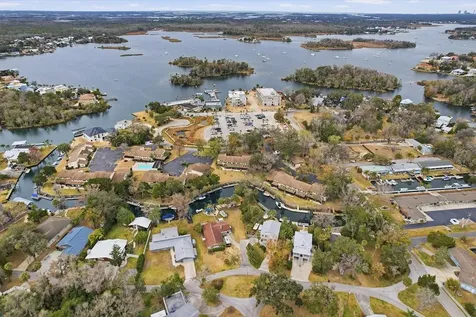 1637 SE Paradise Circle Crystal River FL 34429