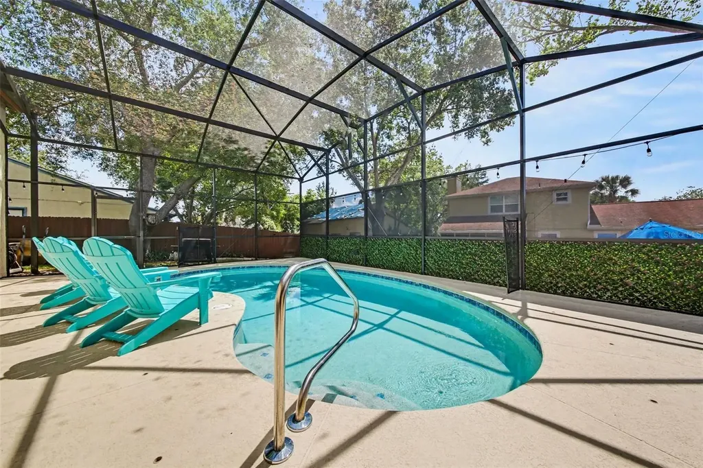 916 E Cleveland Street Apopka FL 32703