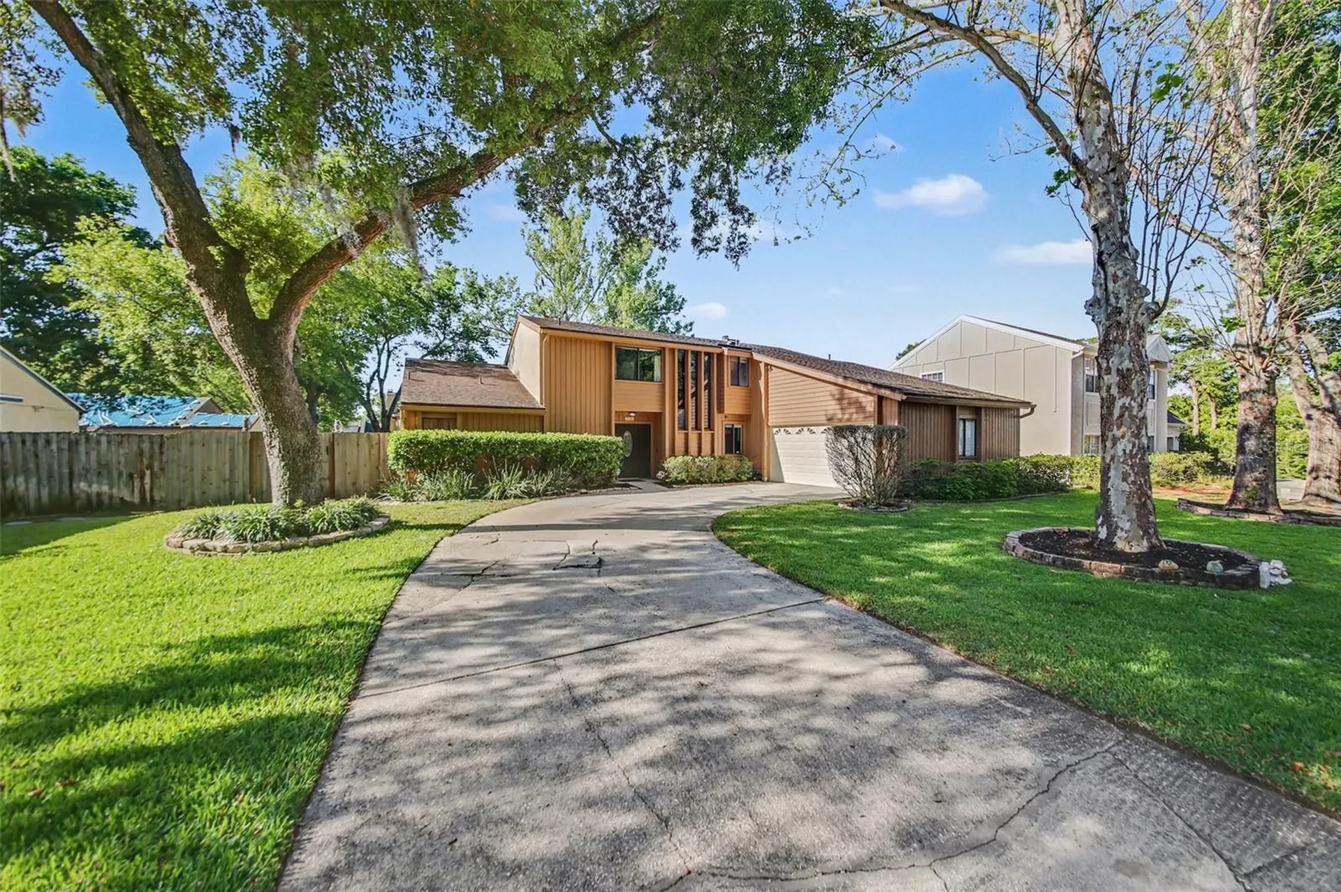 916 E Cleveland Street Apopka FL 32703