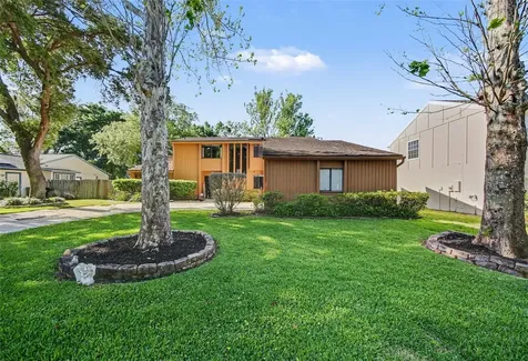 916 E Cleveland Street Apopka FL 32703