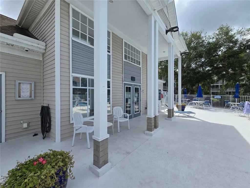 850 S Tamiami Trail Sarasota FL 34236