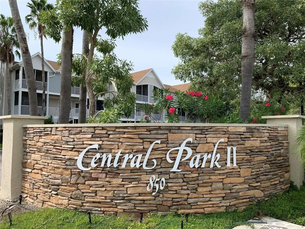 850 S Tamiami Trail Sarasota FL 34236