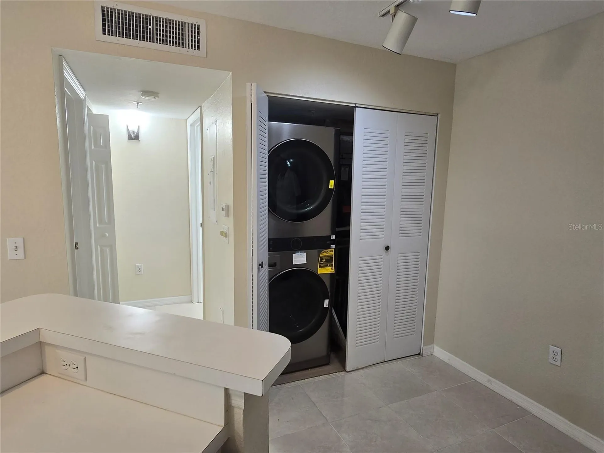 850 S Tamiami Trail Sarasota FL 34236