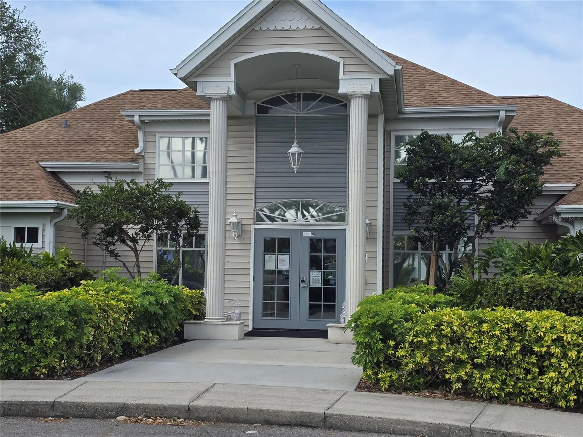 850 S Tamiami Trail Sarasota FL 34236