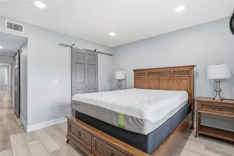 130 Woodlake Wynde Oldsmar FL 34677