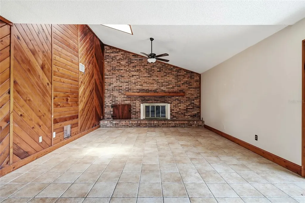 8731 Lithia Pinecrest Road Lithia FL 33547