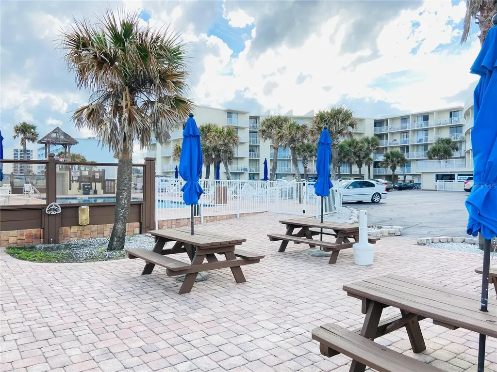 1233 S Atlantic Avenue Daytona Beach FL 32118