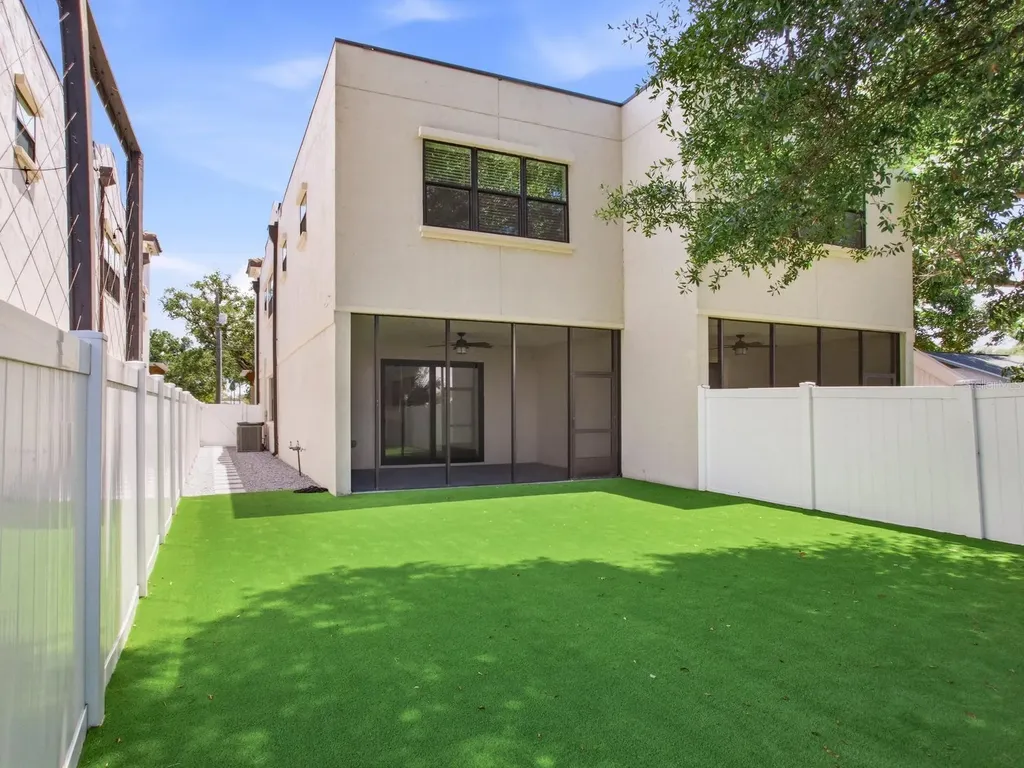 4413 W Gray Street Tampa FL 33609