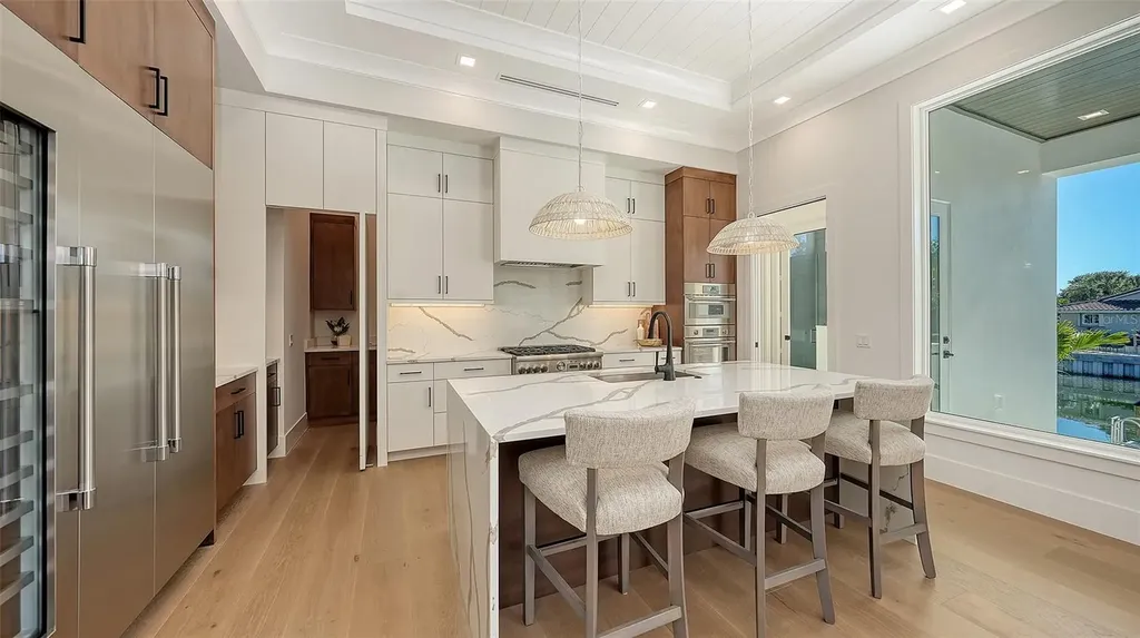 558 Venice Lane Sarasota FL 34242