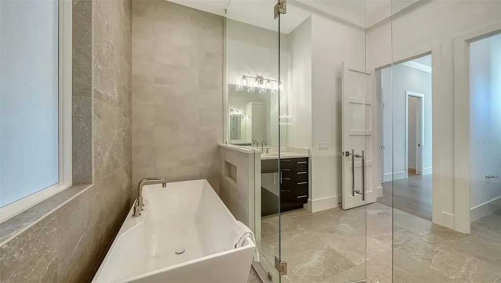 558 Venice Lane Sarasota FL 34242