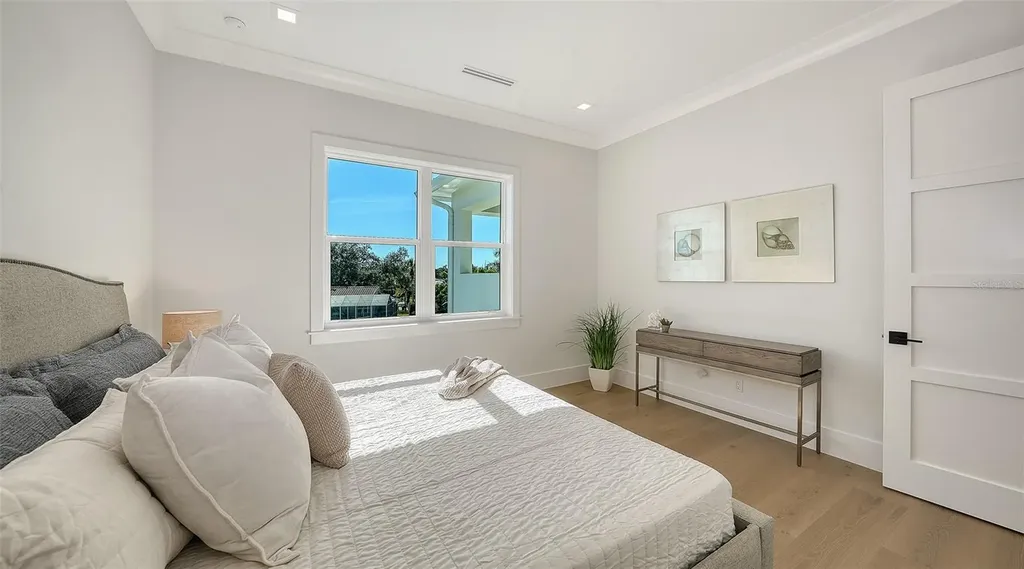 558 Venice Lane Sarasota FL 34242