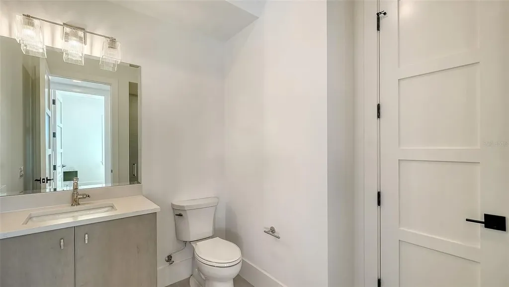 558 Venice Lane Sarasota FL 34242