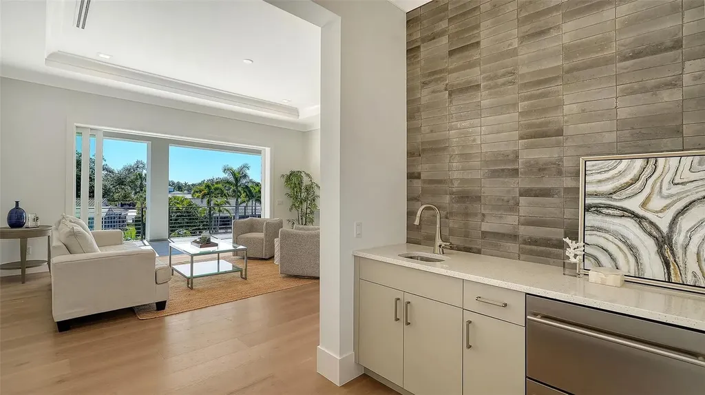 558 Venice Lane Sarasota FL 34242