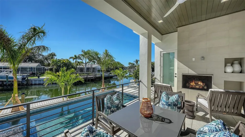 558 Venice Lane Sarasota FL 34242