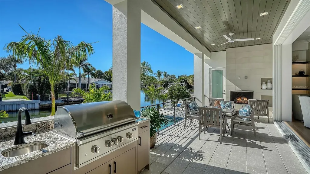 558 Venice Lane Sarasota FL 34242