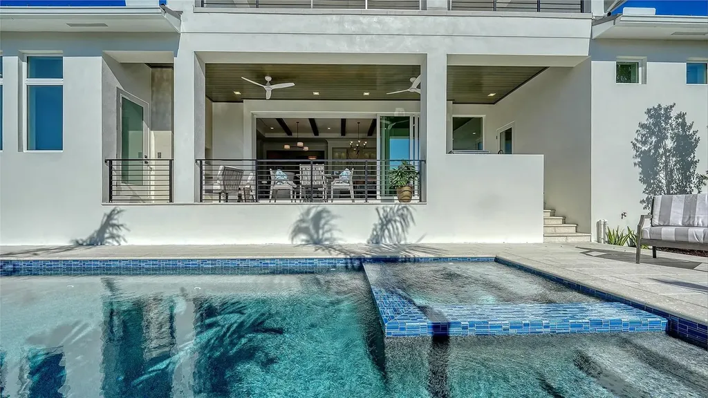 558 Venice Lane Sarasota FL 34242