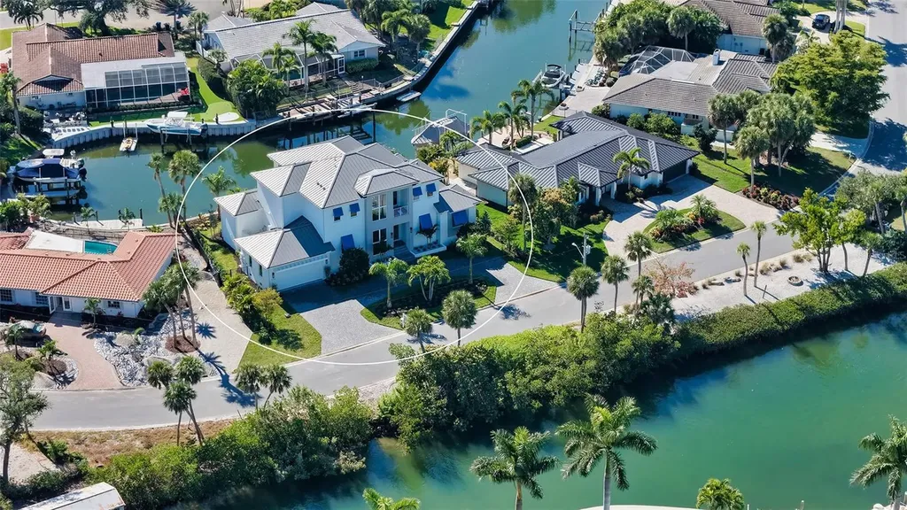 558 Venice Lane Sarasota FL 34242