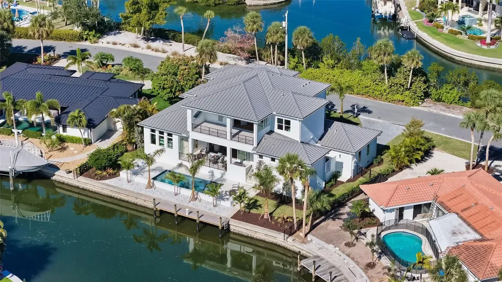 558 Venice Lane Sarasota FL 34242