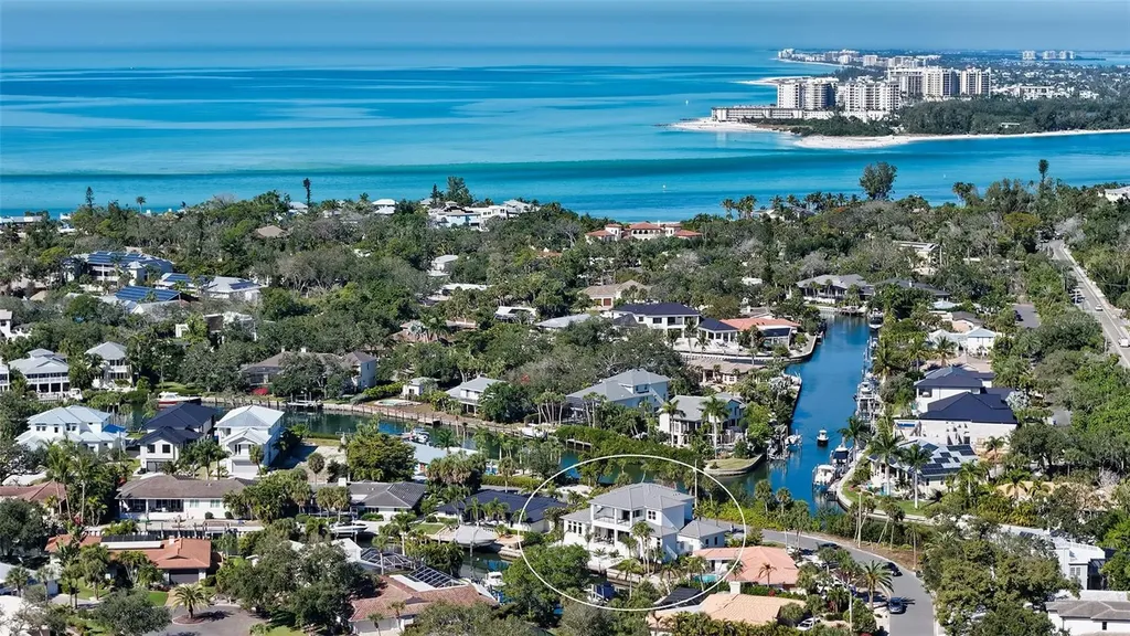 558 Venice Lane Sarasota FL 34242
