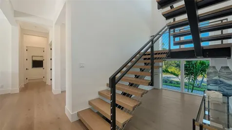 558 Venice Lane Sarasota FL 34242