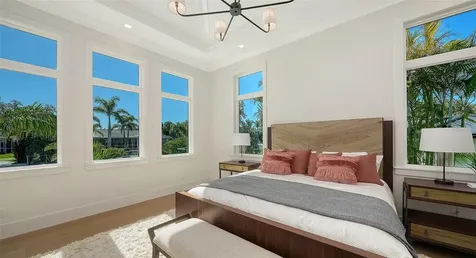 558 Venice Lane Sarasota FL 34242
