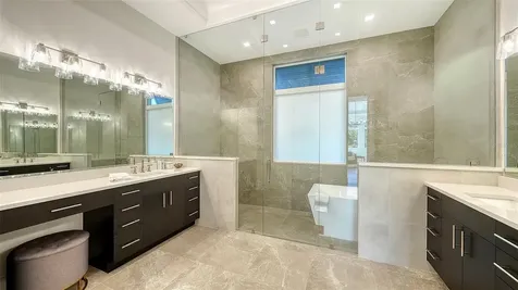 558 Venice Lane Sarasota FL 34242