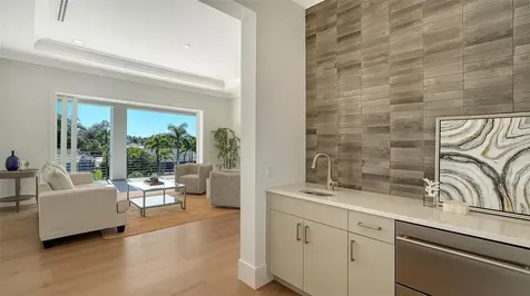 558 Venice Lane Sarasota FL 34242