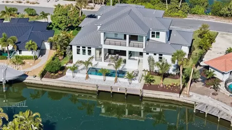 558 Venice Lane Sarasota FL 34242
