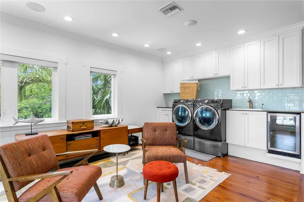 1803 Beach Drive SE St Petersburg FL 33705