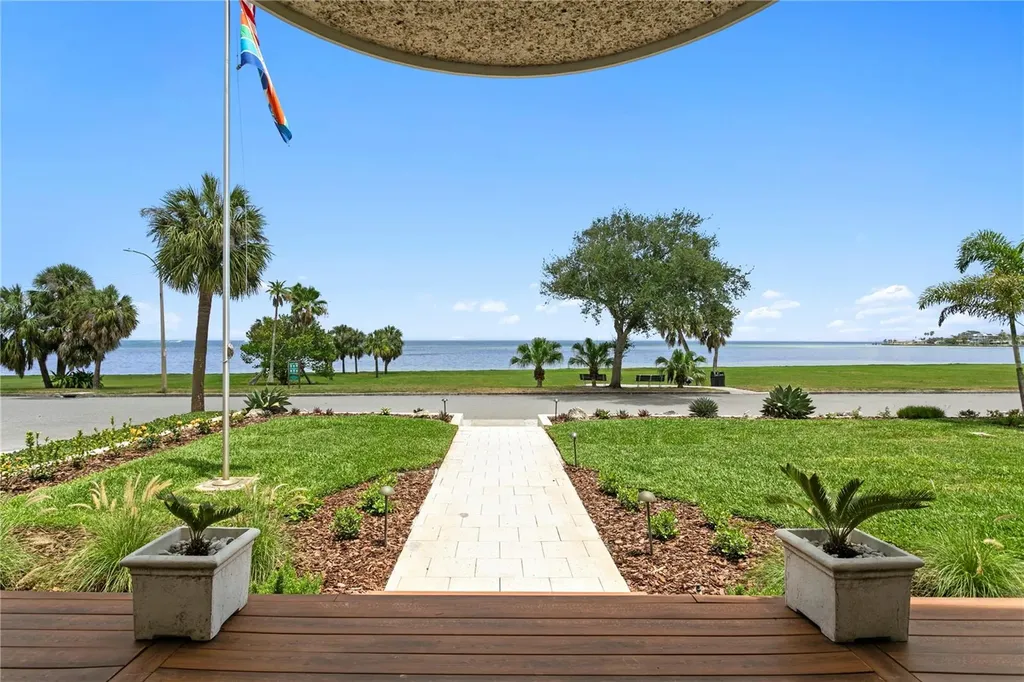 1803 Beach Drive SE St Petersburg FL 33705