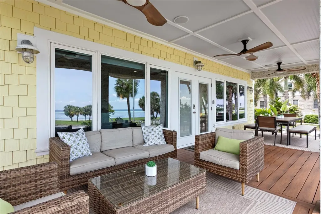 1803 Beach Drive SE St Petersburg FL 33705