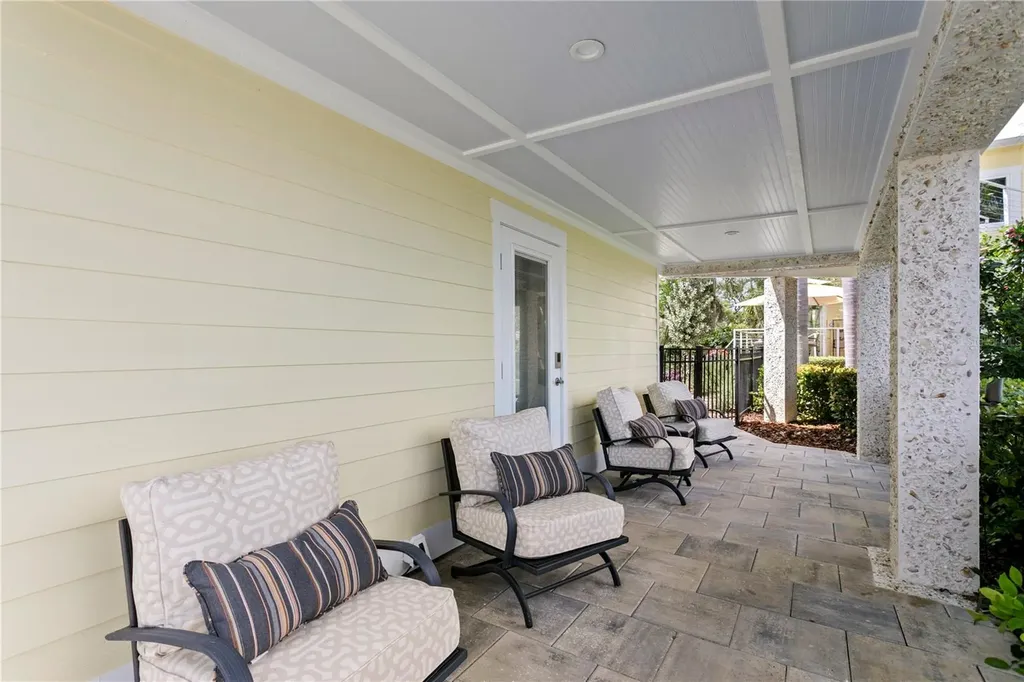 1803 Beach Drive SE St Petersburg FL 33705