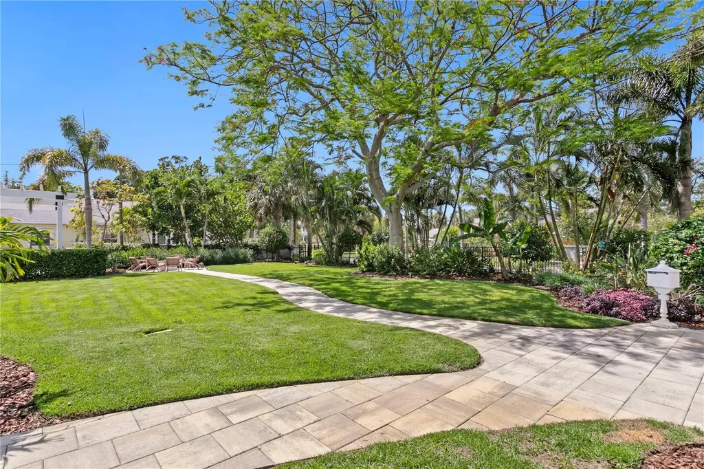 1803 Beach Drive SE St Petersburg FL 33705