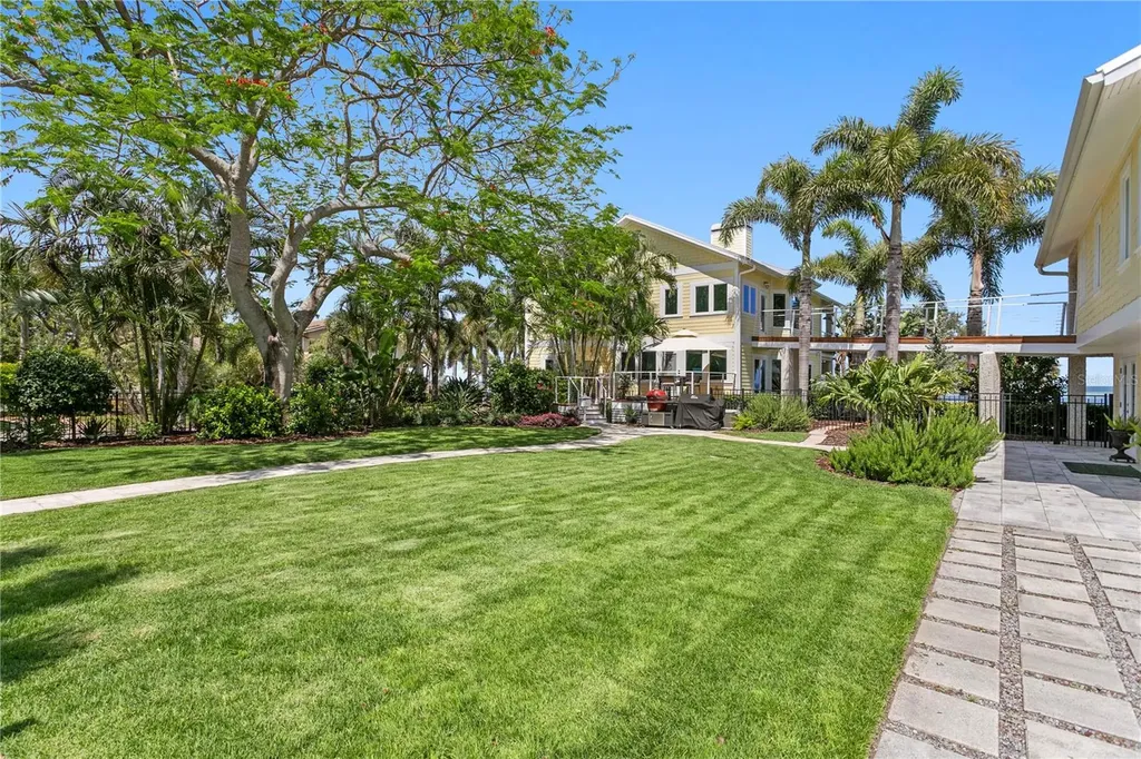 1803 Beach Drive SE St Petersburg FL 33705