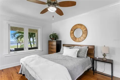 1803 Beach Drive SE St Petersburg FL 33705