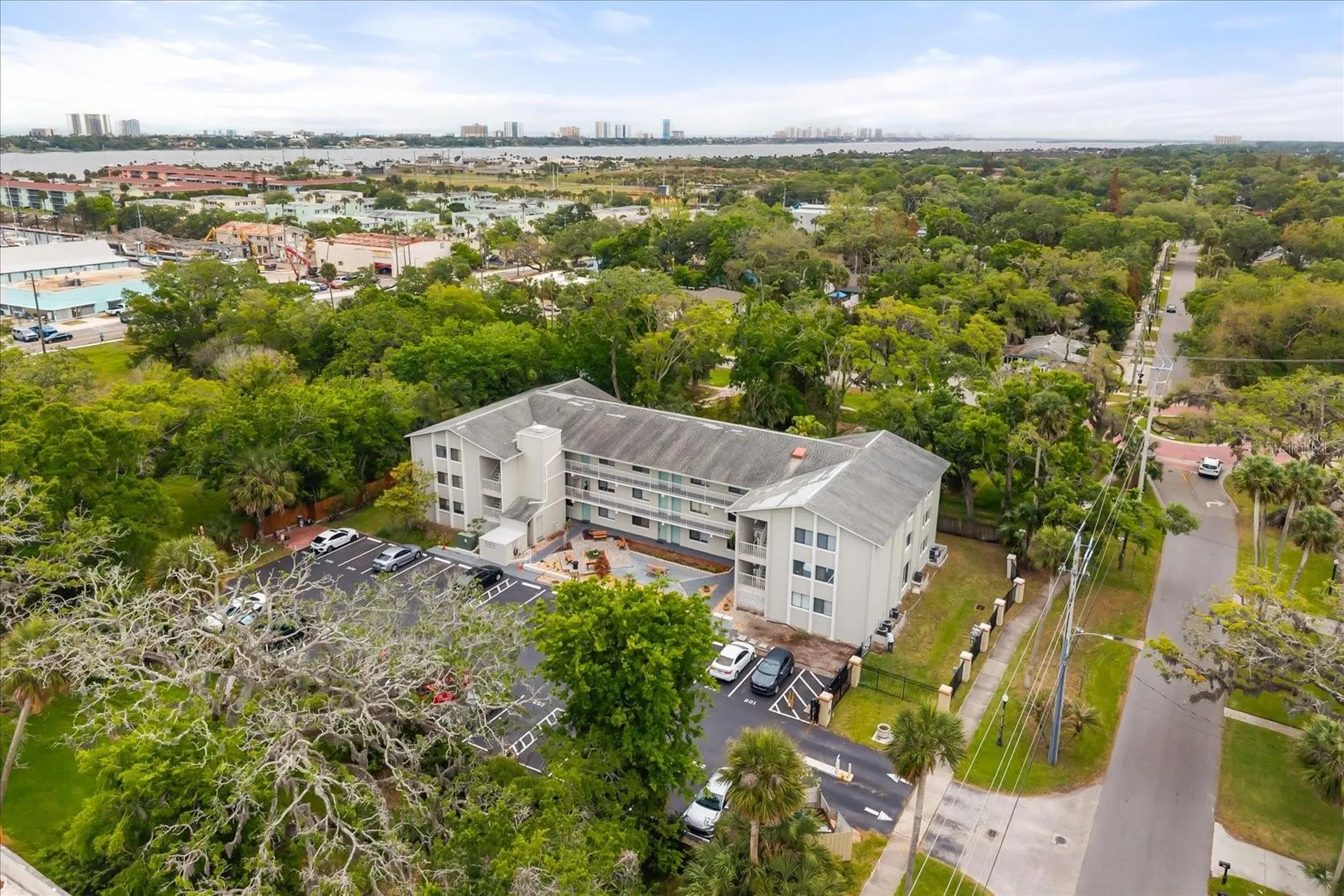 633 S Palmetto Avenue Daytona Beach FL 32114