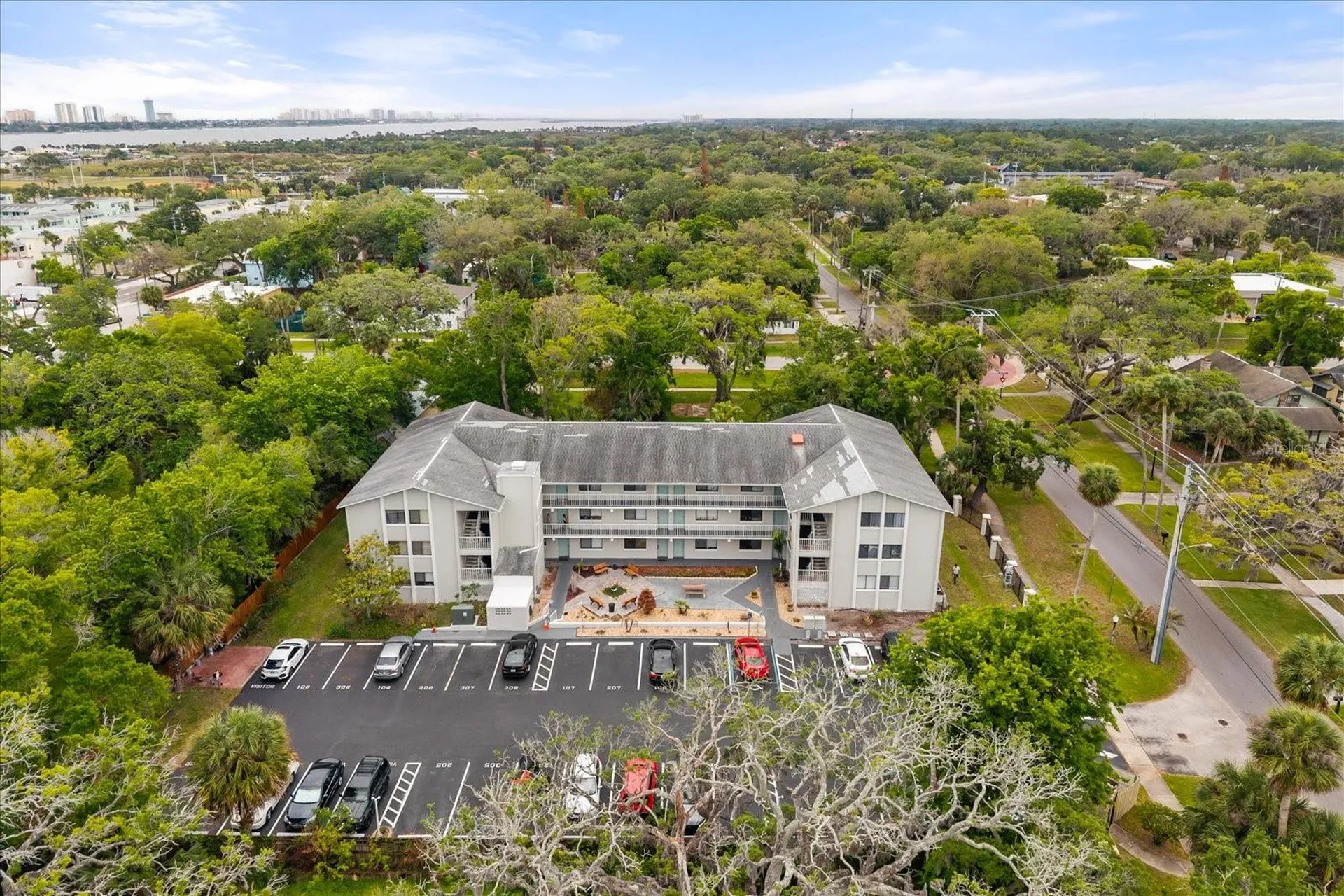 633 S Palmetto Avenue Daytona Beach FL 32114