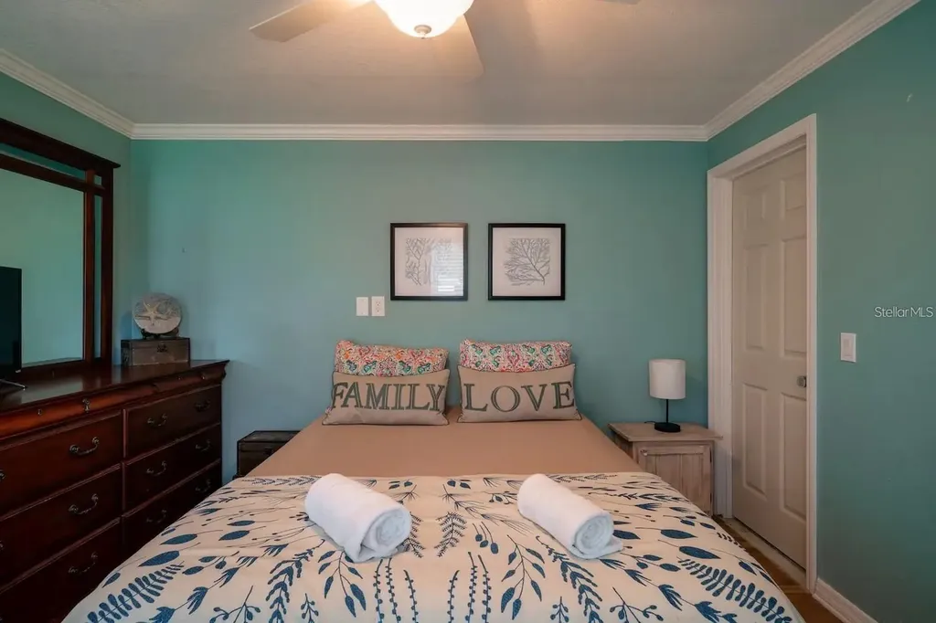 1501 29th Avenue N St Petersburg FL 33704