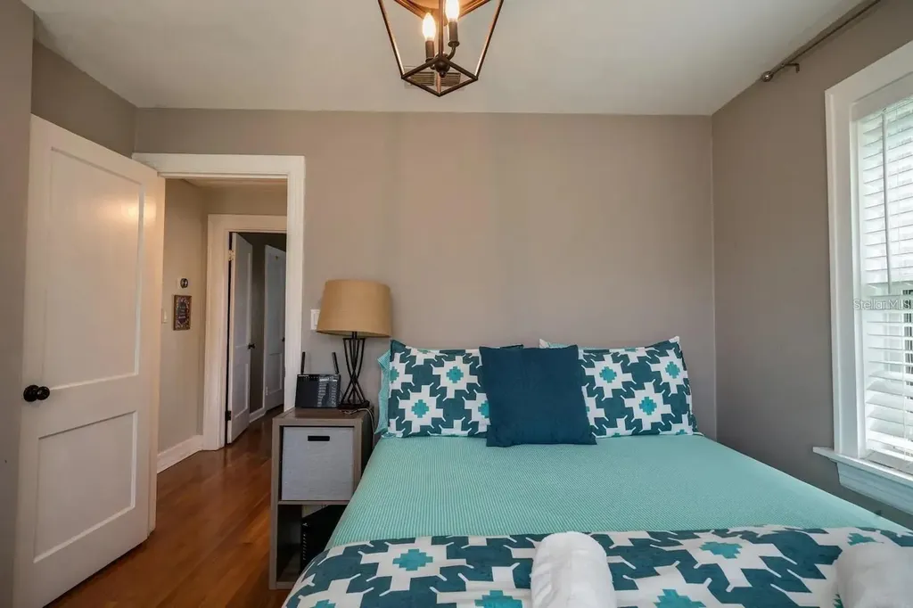 1501 29th Avenue N St Petersburg FL 33704