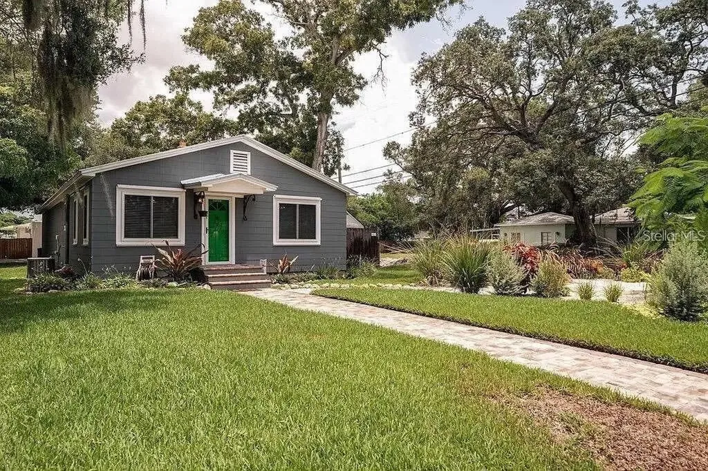 1501 29th Avenue N St Petersburg FL 33704