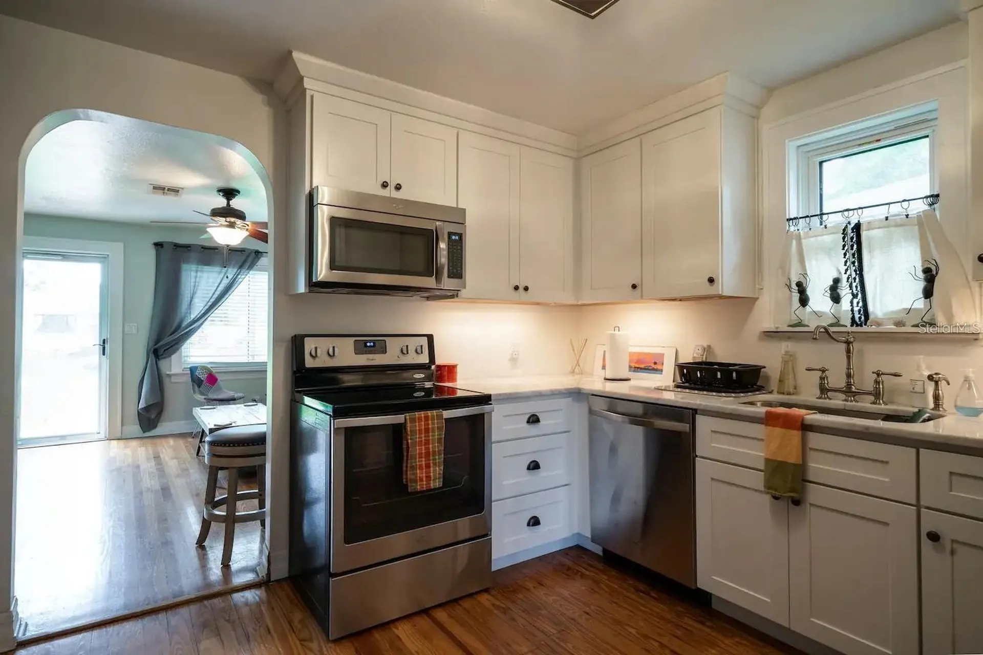 1501 29th Avenue N St Petersburg FL 33704