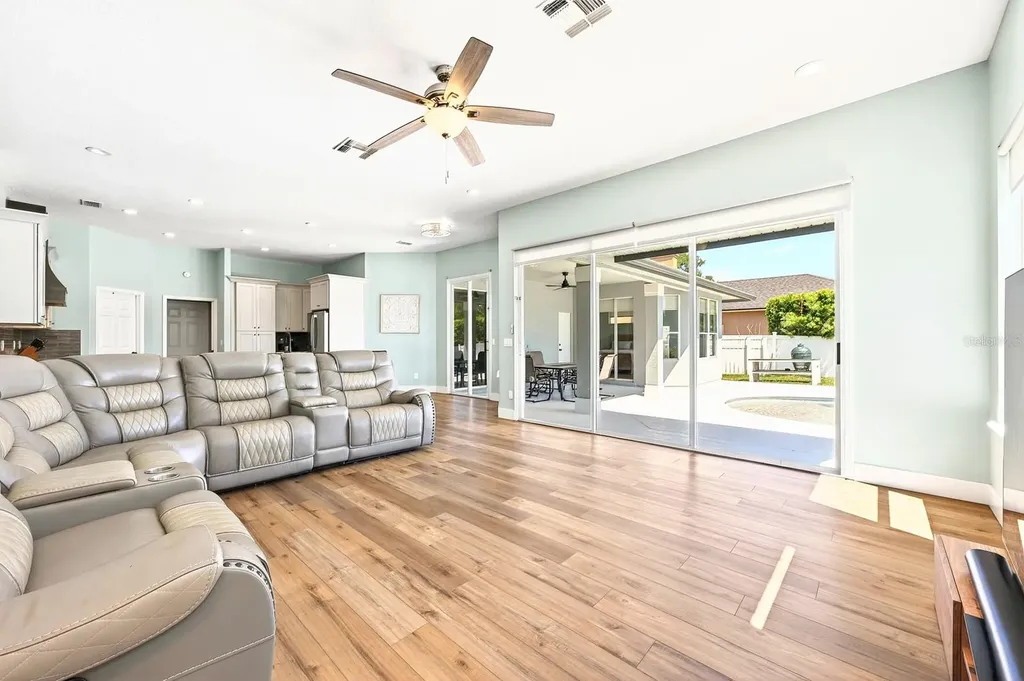 1047 Willa Lake Circle Oviedo FL 32765