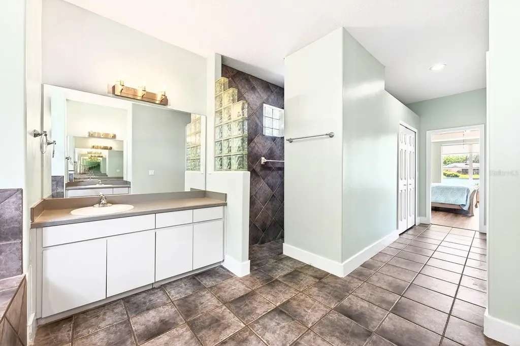 1047 Willa Lake Circle Oviedo FL 32765