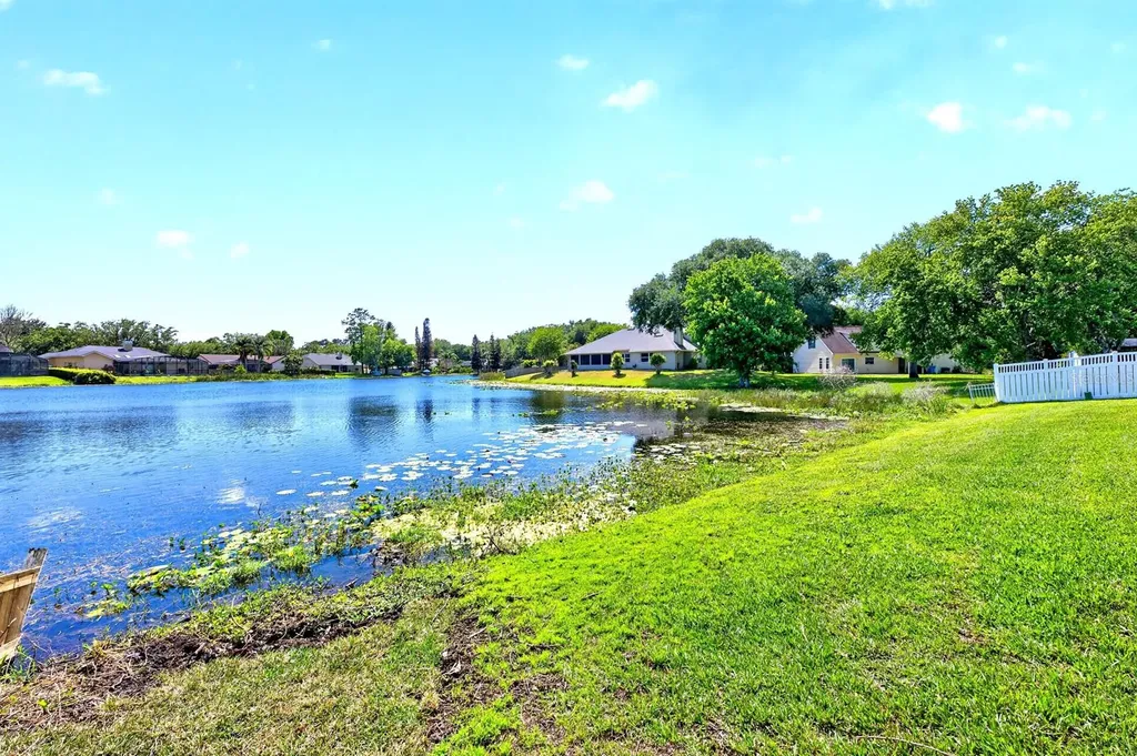1047 Willa Lake Circle Oviedo FL 32765