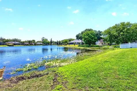 1047 Willa Lake Circle Oviedo FL 32765