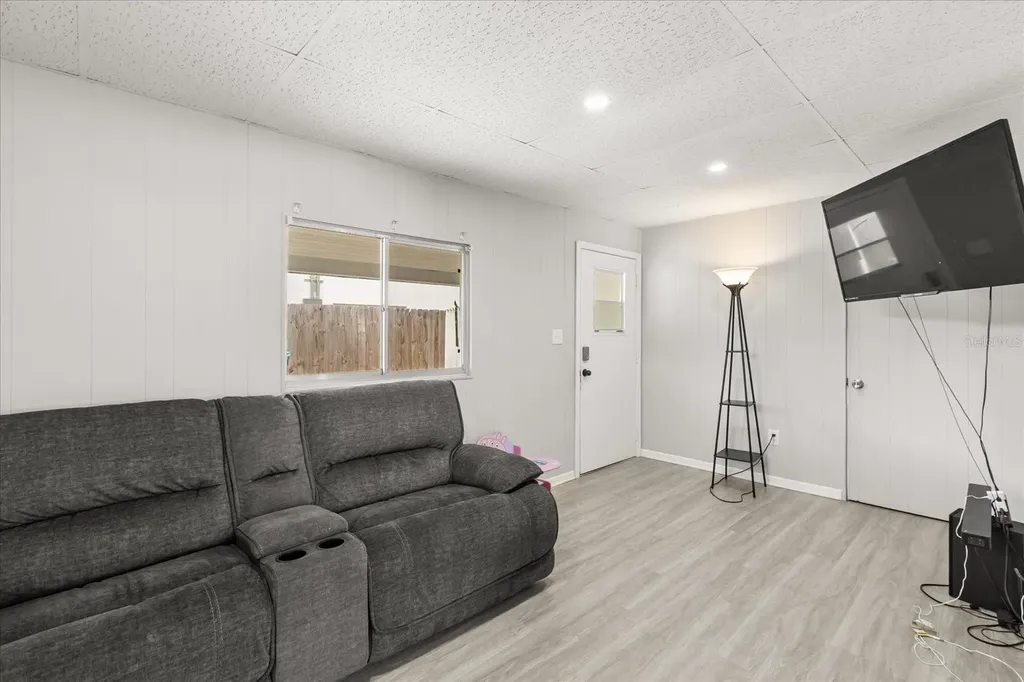 609 E Highland Street Altamonte Springs FL 32701